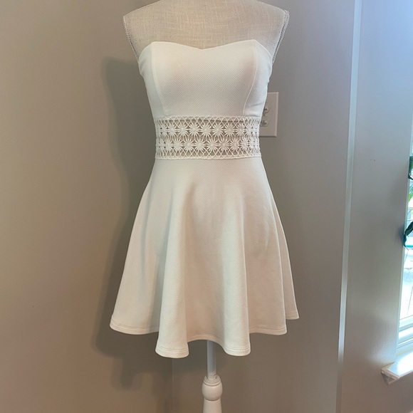 EUC Lulu’s Off White Worth the Waist Knit Mini - Picture 5 of 9